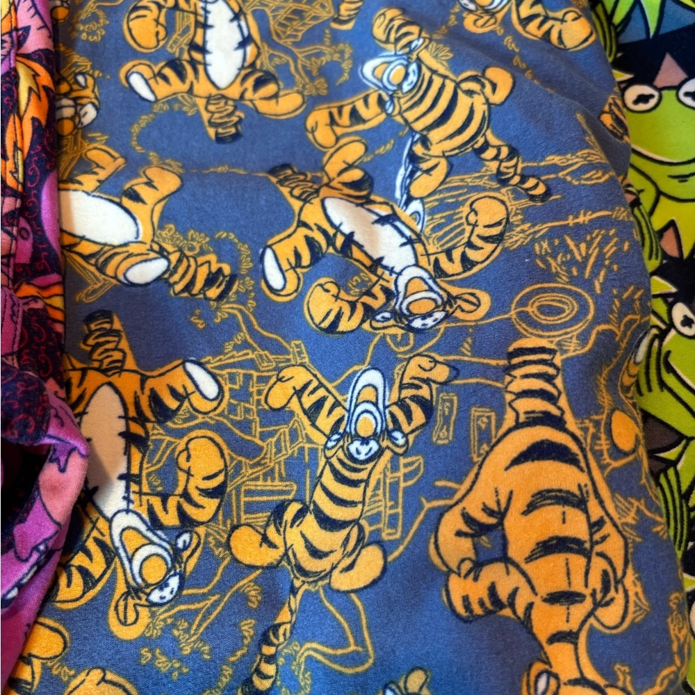 LuLaRoe Leggings Lot of 6 Cartoon & Disney Style Character Prints. Size 12* - Picture 4 of 10